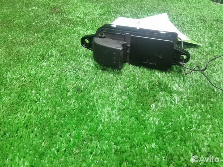 Кнопка стеклоподъемника задняя левая Mazda 6 GG