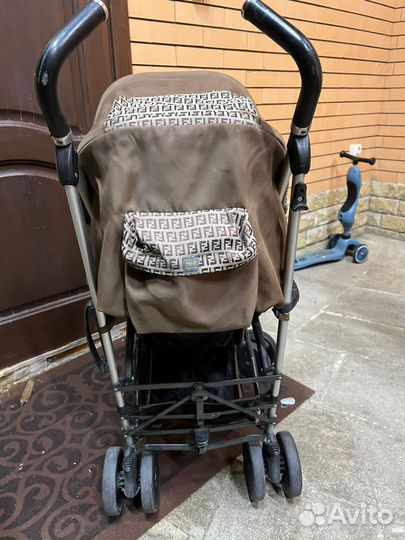Прогулочная коляска