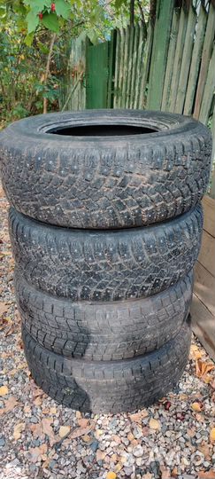 Dunlop Axiom Plus 255/65 R16