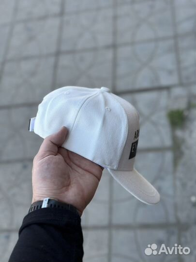 Бейсболка мужская белая