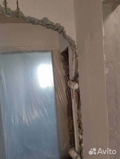 Демонтаж стяжки, плитки,перегородок, вывоз мусора