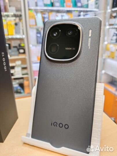 vivo iQOO 12, 12/512 ГБ