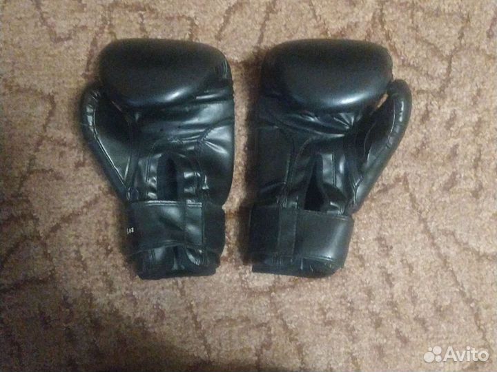 Спортивные перчатки