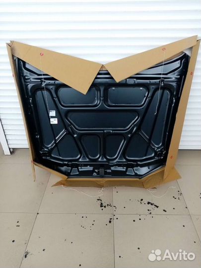 Капот на Хундай акцент Hyundai accent