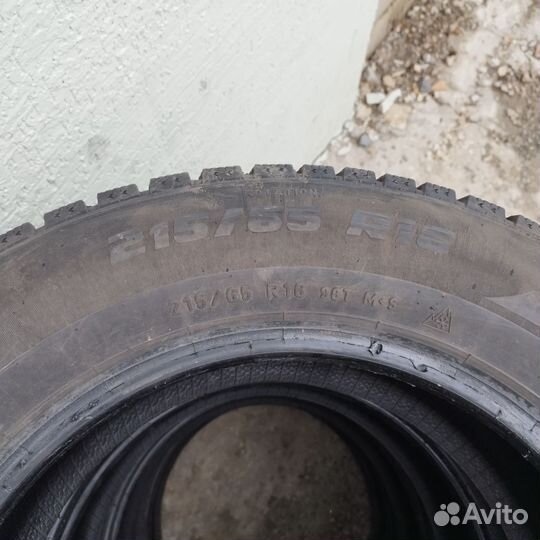 Pirelli Formula Ice 215/65 R16