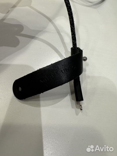 Кабель на iPhone Native Union