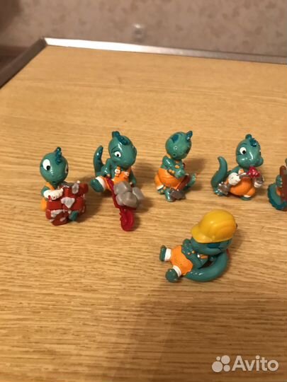Коллекции киндеров 90-х динозавры,акулы,пингвины