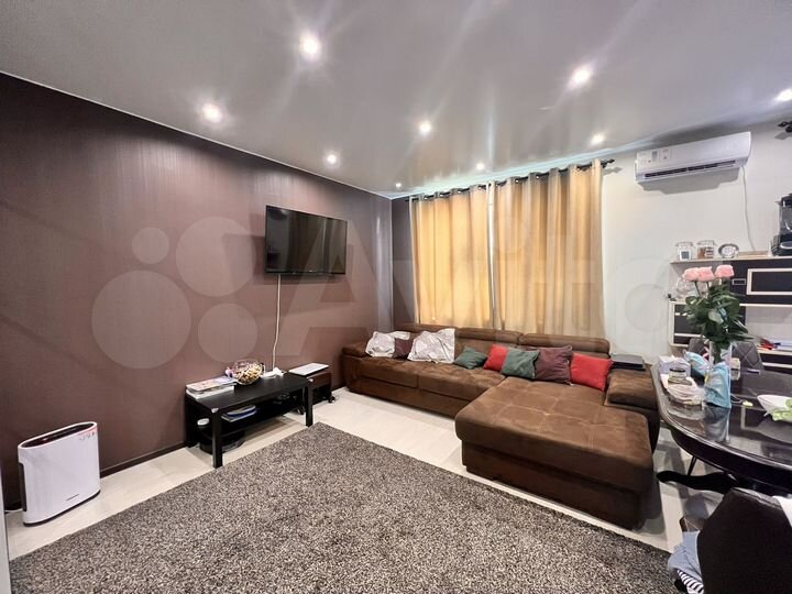 2-к. квартира, 56 м², 2/5 эт.