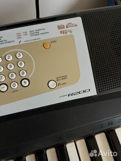 Синтезатор yamaha psr r200