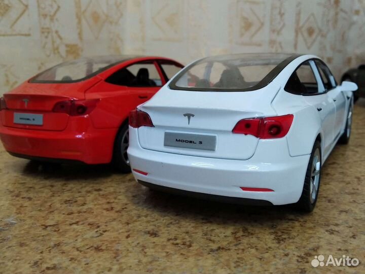 Tesla Model 3 модель автомобиля в масштабе 1:24