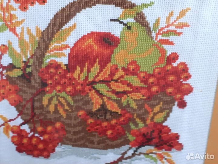 Картина, вышитая крестом