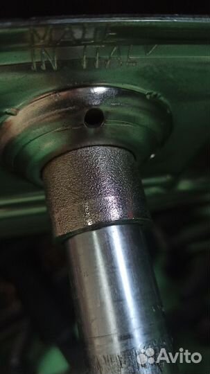 Стул офисный на колесах