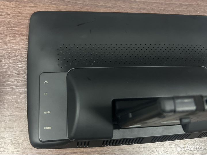 Монитор в подголовник mercedes