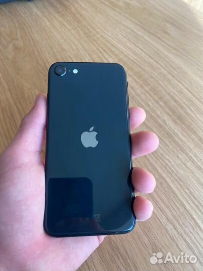 iPhone SE, 128 ГБ