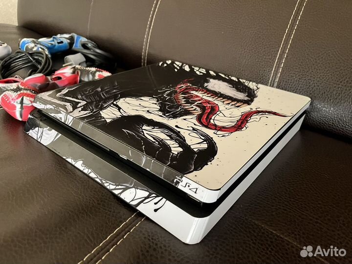 Sony playstation 4 slim