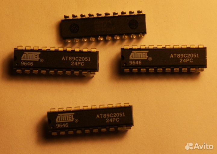 Микроконтроллер 8-Бит AT89C2051-24PC