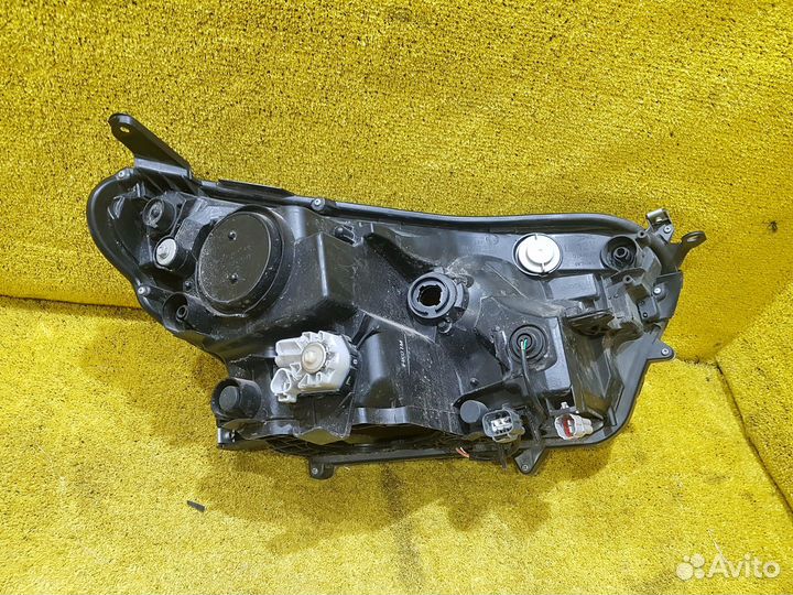 Фара левая Toyota RAV4