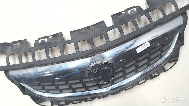 Решетка радиатора Opel Astra J, 2011