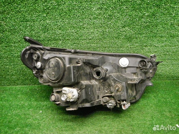 Фара левая Toyota RAV4