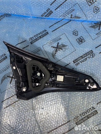 Фонарь задний правый Toyota Rav4 XA40 2015