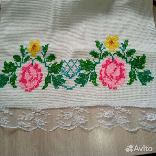Полотенце вышитое
