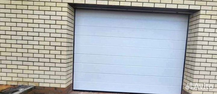 Секционные ворота