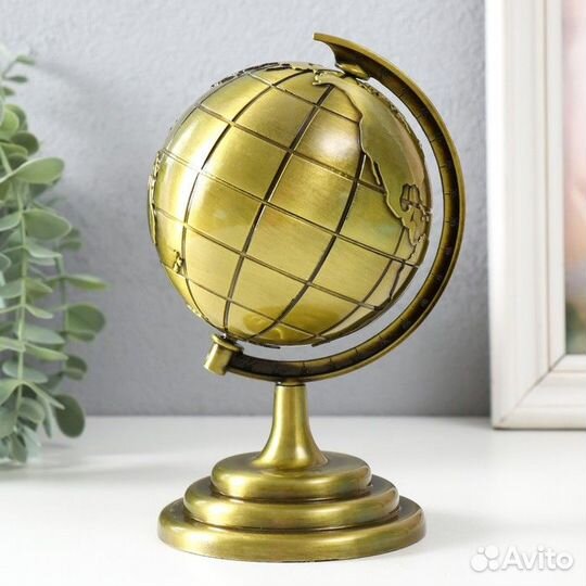 Сувенир металл 'Глобус' золото 10,5х11х18,5 см