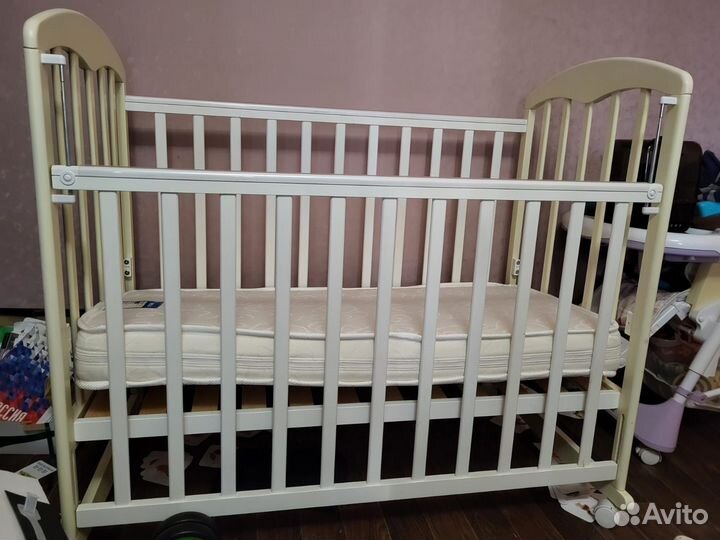 Детская кроватка