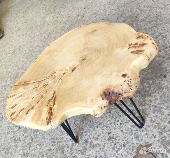 Журнальный столик из массива дерева