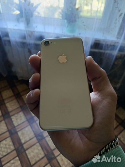 iPhone 8, 64 ГБ