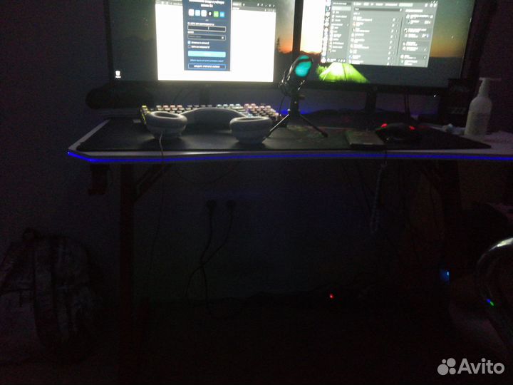 Игровой компьютерный стол