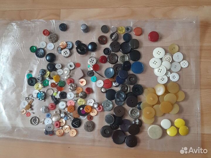 Все для шитья, пуговицы, нитки и пр