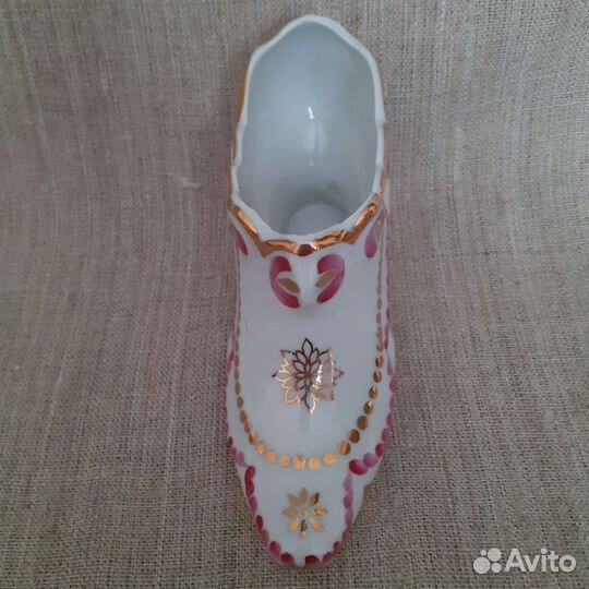 Статуэтка туфелька, фарфор песочное