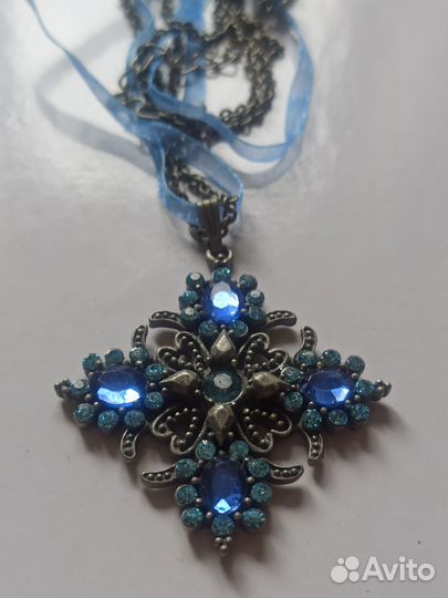 Бижутерия. Подвеска на цепочке