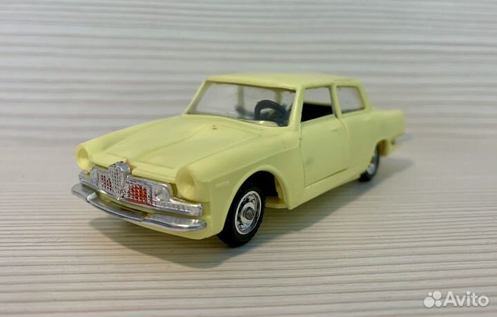 Модель римейк СССР Альфа Ромео 2600, Кругозор