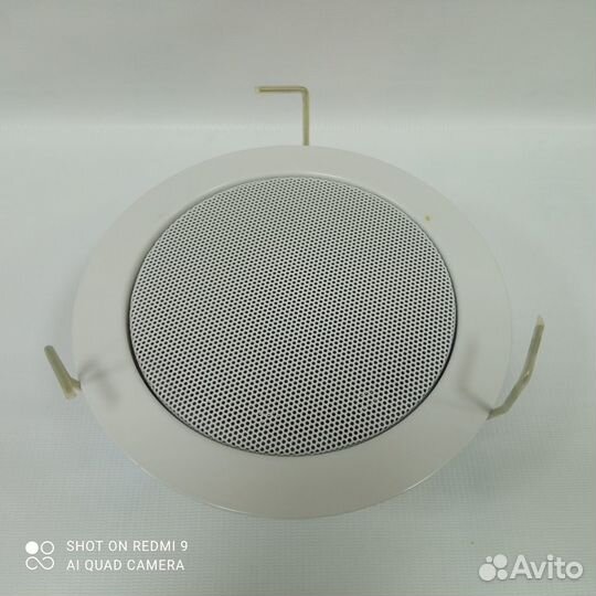 Фоновый звук - потолочные громкоговорители