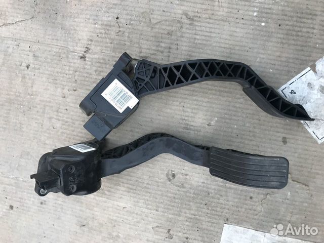 Педаль газа на Ситроен с4 хэтчбек