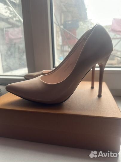 Отдам даром бесплатно женские вещи