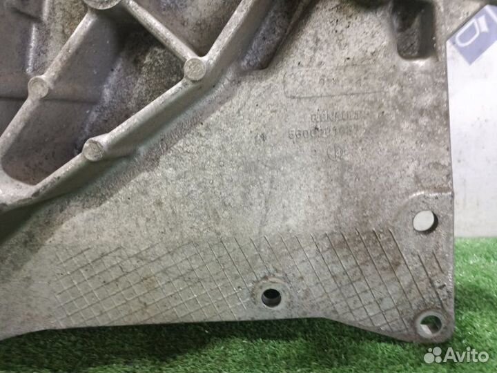 Кронштейн кабины передний правый Renault Premium