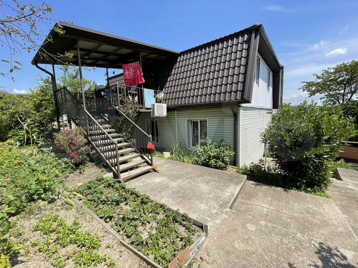 Дом 142 м² на участке 5 сот.