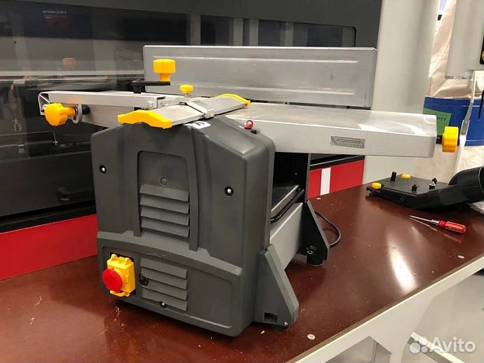 Деревообрабатывающий станок