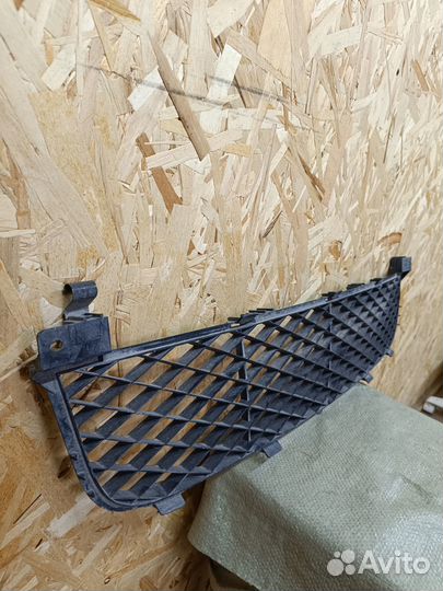 Решетка переднего бампера Suzuki Grand Vitara 2