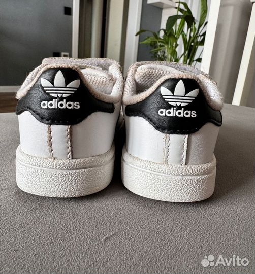 Кроссовки adidas