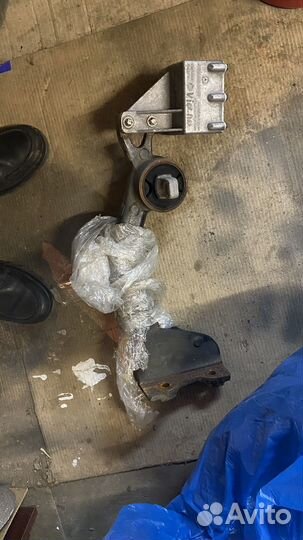 Кронштейн амортизатор вибрации Mercedes Vito Viano