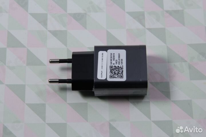 Адаптер для зарядки Motorola 10W Wall Charger -б/у