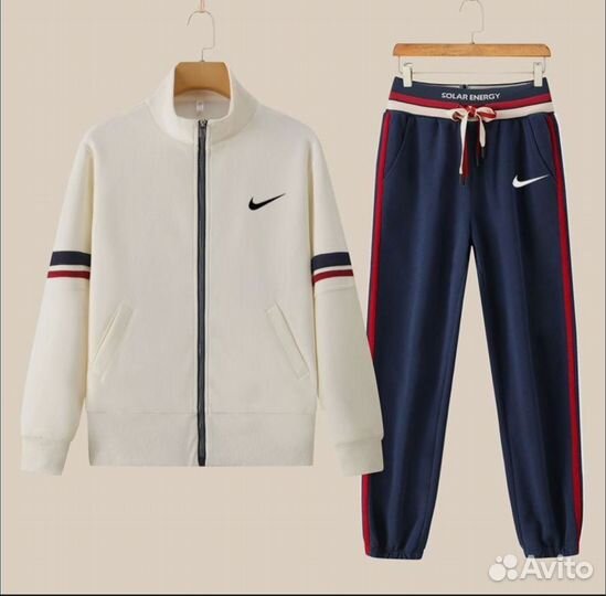 Спортивный костюм женский