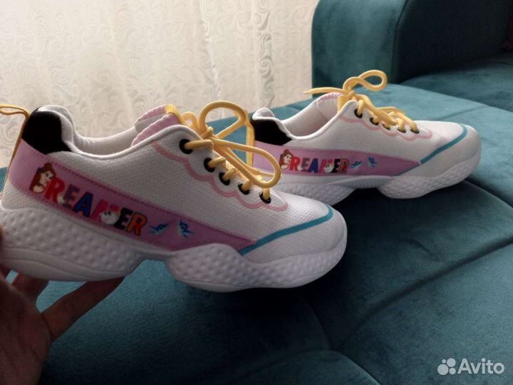 Кроссовки для девочки