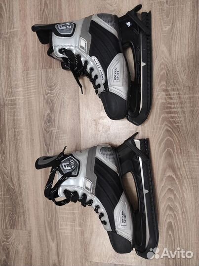 Коньки хоккейные