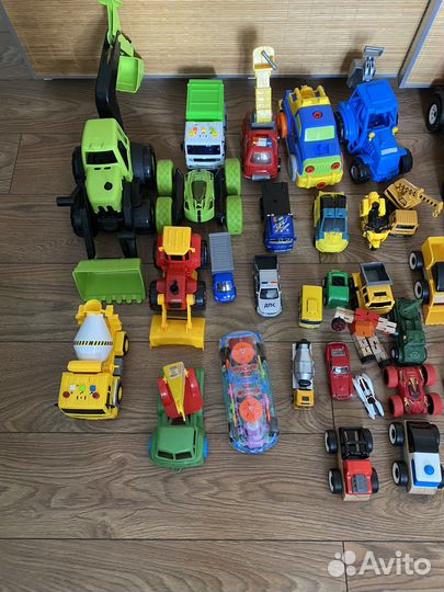 Набор машин игрушек