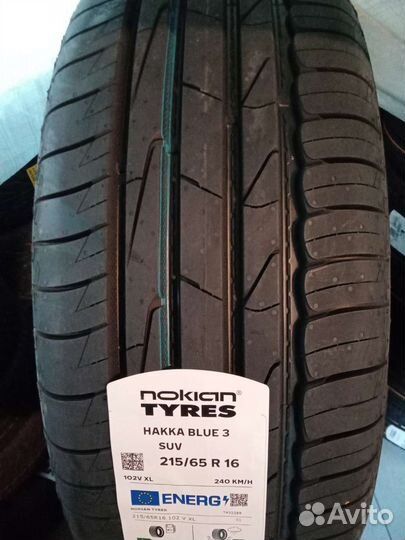 Nokian Tyres Hakka Blue 3 SUV 215/65 R16 102
